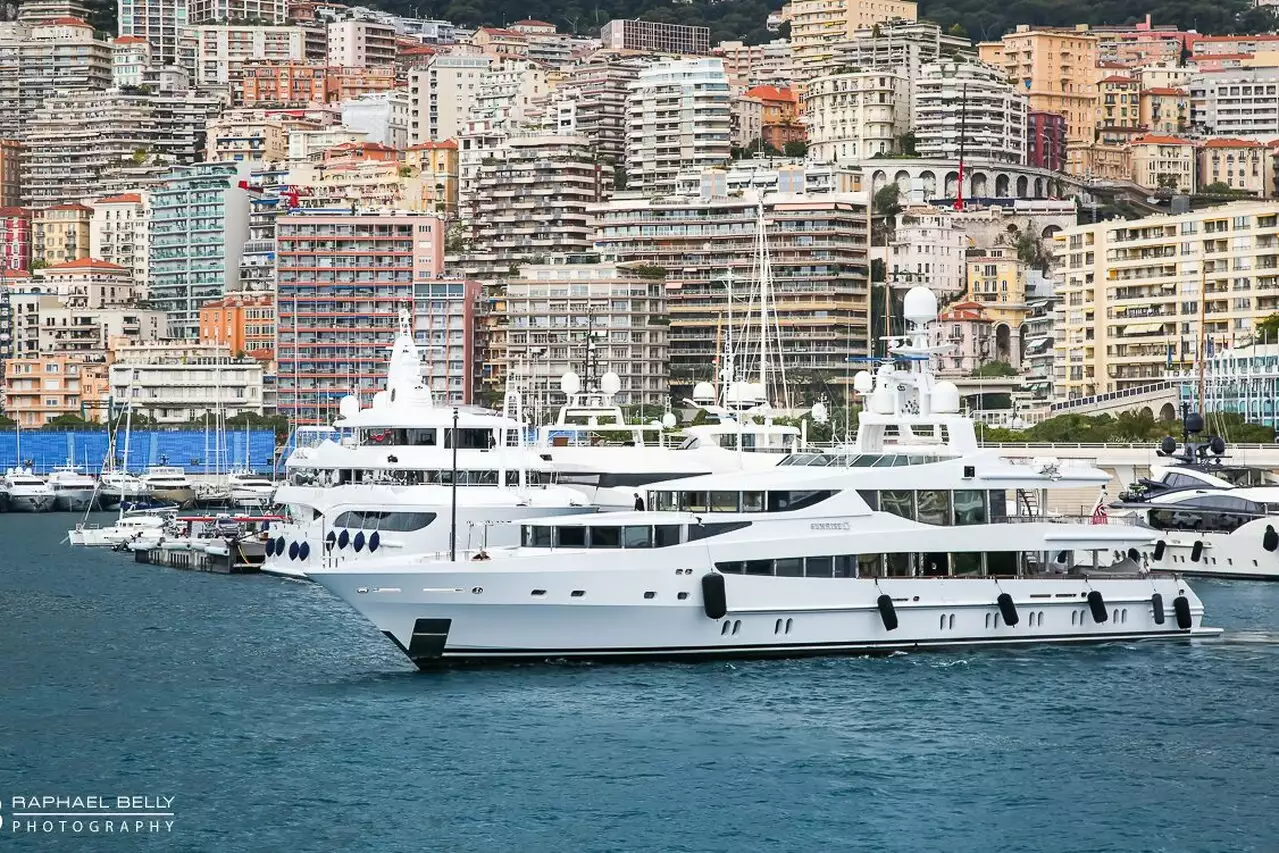 يخت الصداقة • Oceanco • 2000 • مالكه Jasper de Rooij
