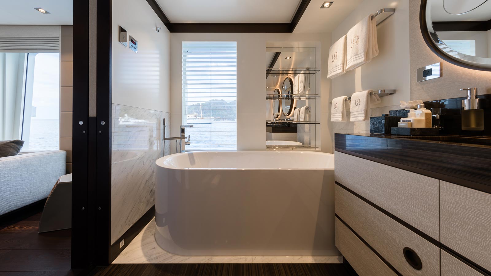 Heesen yacht Laurentia interior