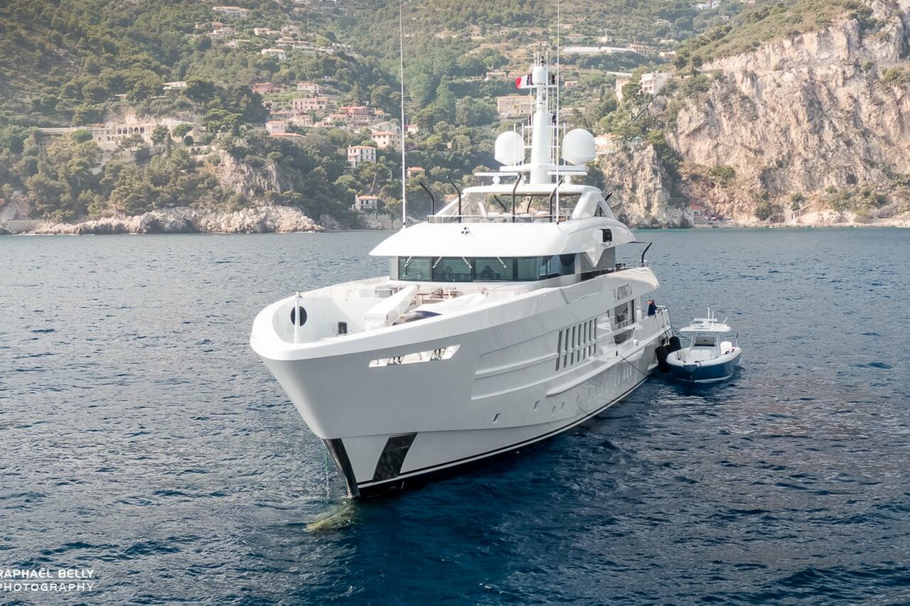 LAURENTIA Yacht • Heesen • 2017 • Mexikanischer Eigner 