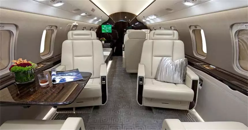 N261PW – Bombardier Challenger – Perry Weitz private jet