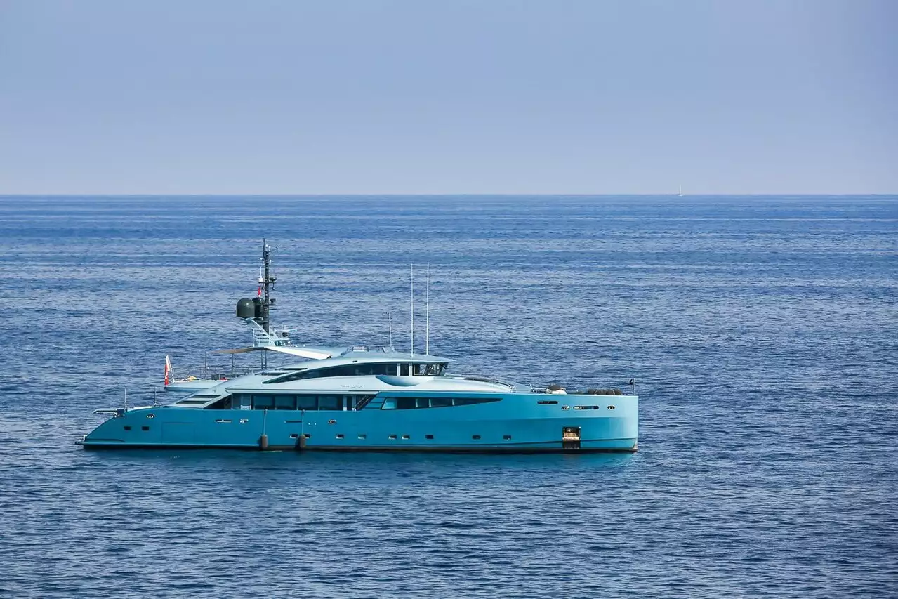 Яхта QUEEN ALLA • ISA Yachts • 2014 (ранее Philmx)