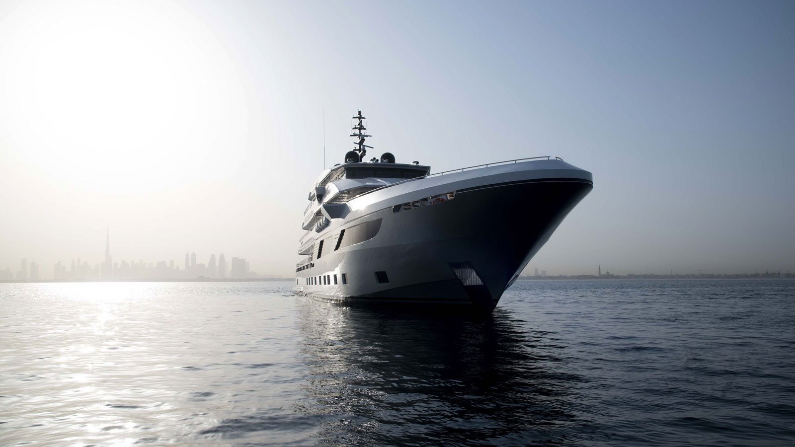 Iate SERENITY MRF • Gulfcraft • 2021 • Proprietário Musabbeh Rashid Al Fattan