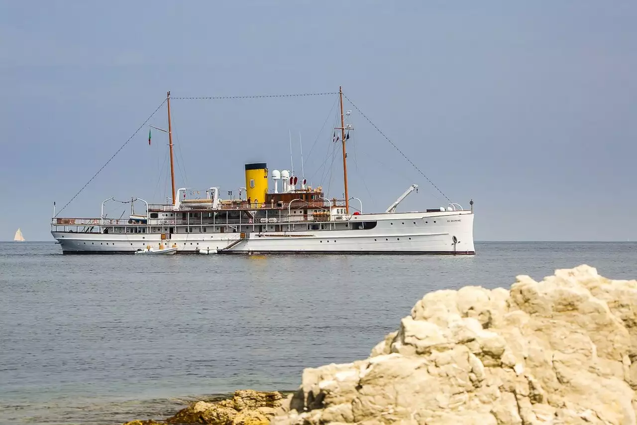SS Delphine yacht • Great Lakes Engineering • 1921 • owner Jaques Bruynooghe
