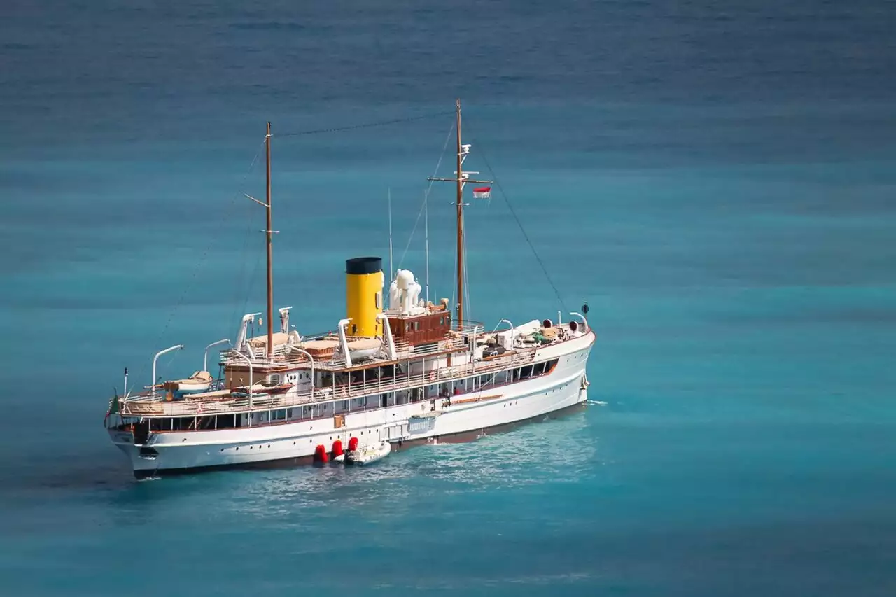 SS Delphine yacht • Great Lakes Engineering • 1921 • owner Jaques Bruynooghe