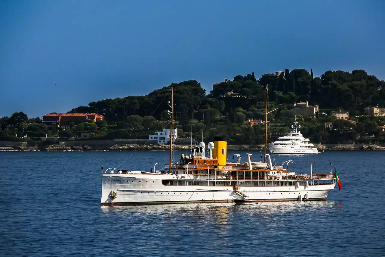 SS Delphine yacht • Great Lakes Engineering • 1921 • owner Jaques Bruynooghe