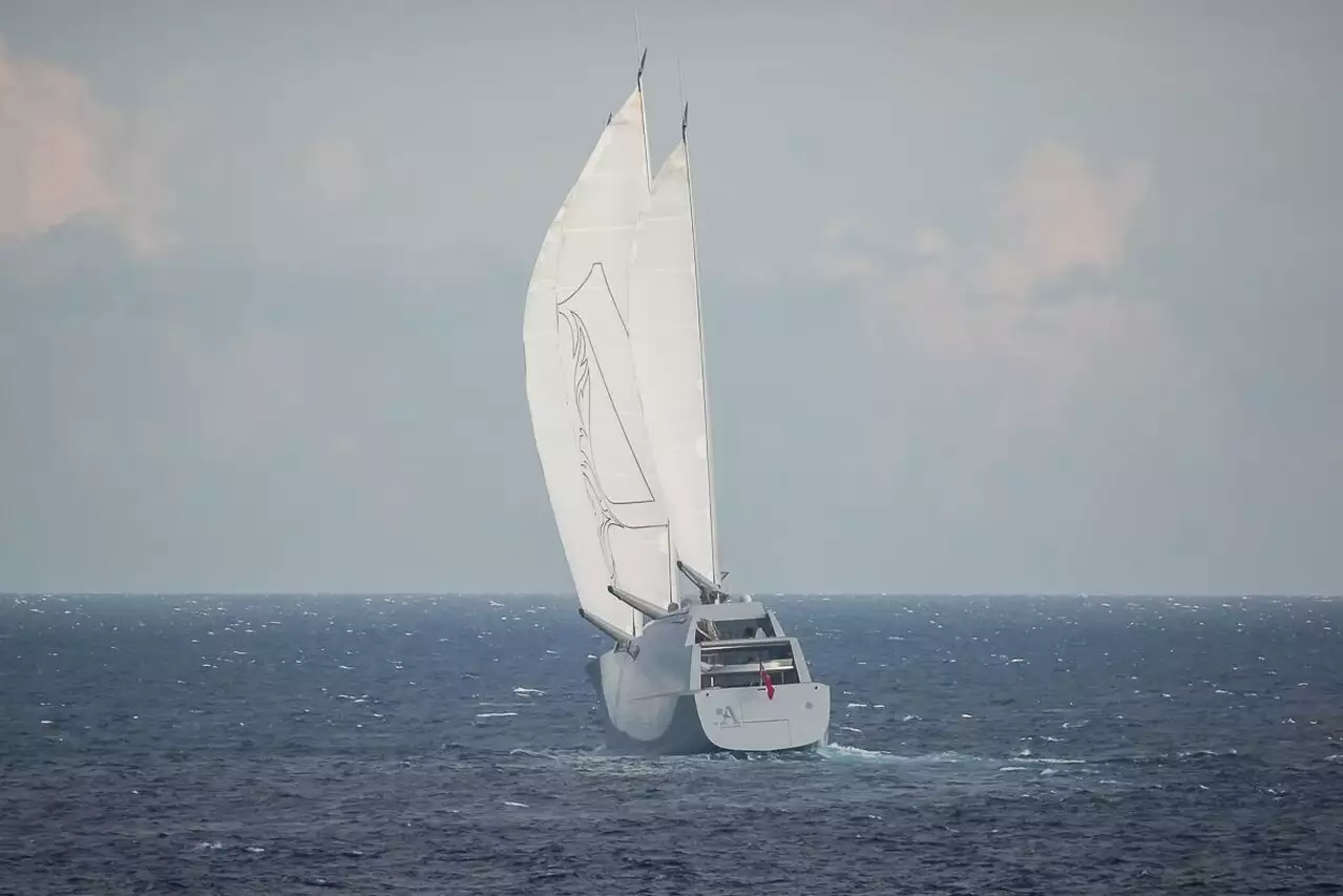 Zeiljacht Een varen met volle zeilen omhoog