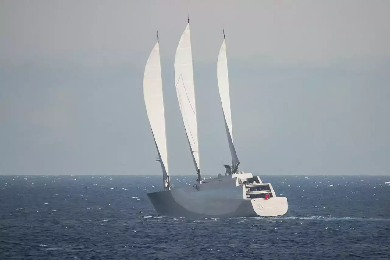 Sailing Yacht Una navigazione a vele spiegate