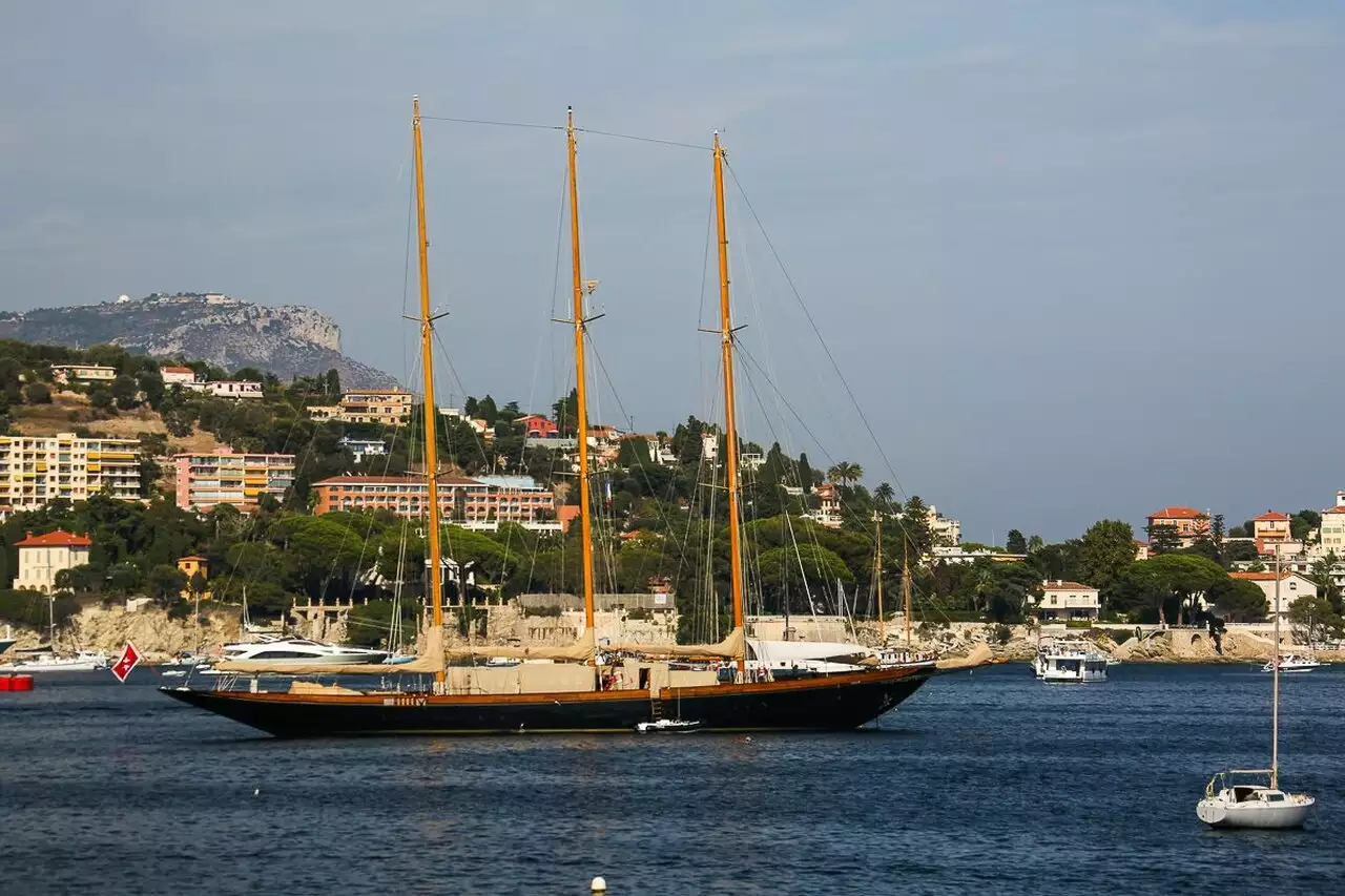 Yacht a Vela Creolo • Camper & Nicholson • 1927 • proprietario Alessandra e Allegra Gucci