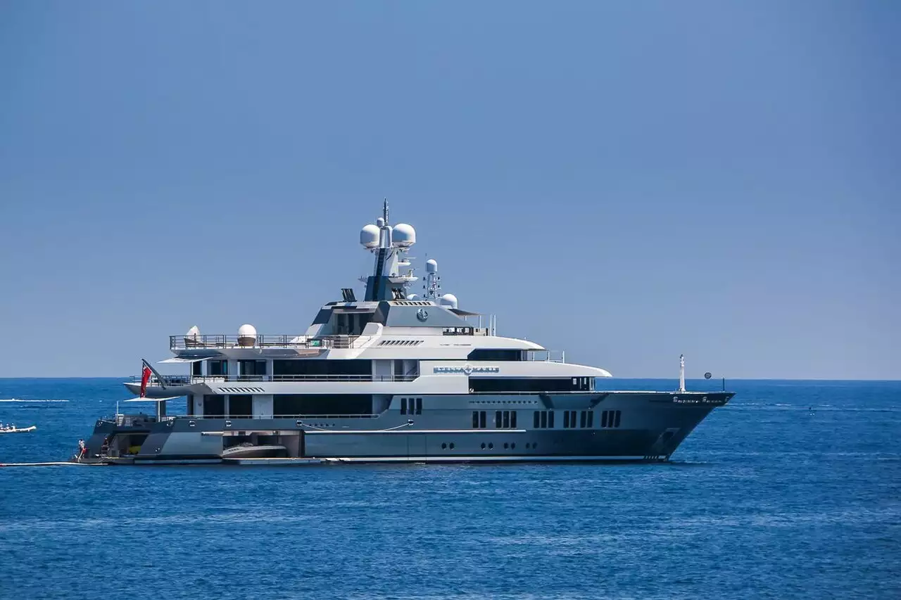 Stella Maris Yacht • Viareggio Superyachts • 2013 • Besitzer Rashid Sardarov
