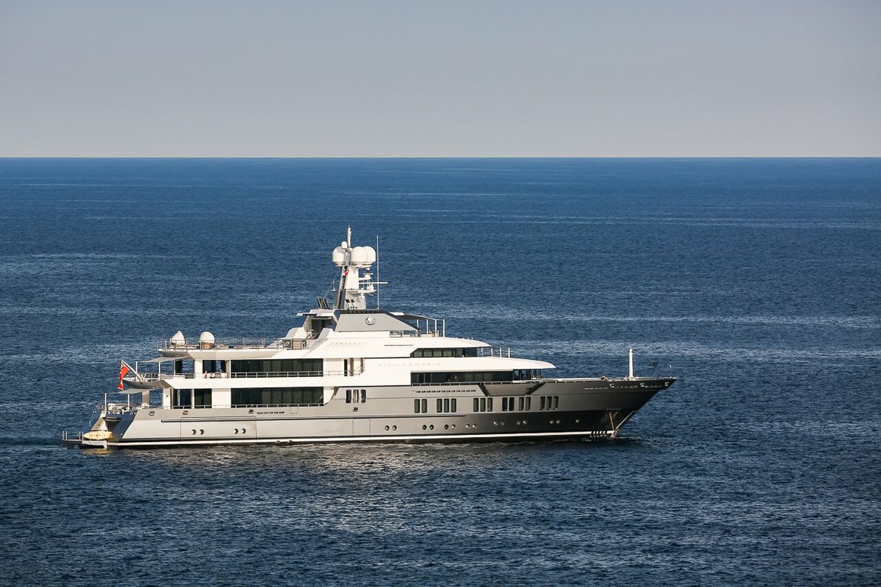 Yate Stella Maris • Viareggio Superyachts • 2013 • propietario Rashid Sardarov