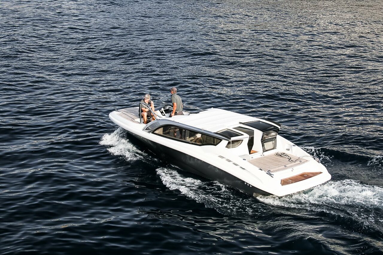 Tender voor Stella Maris-jacht (HTM 825 Limo) – 8,25m – High Tech Marine