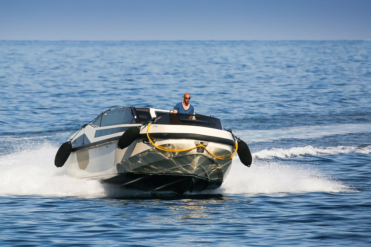 Tender To yacht Chakra (Limo Tender) - 10,8m - Konig