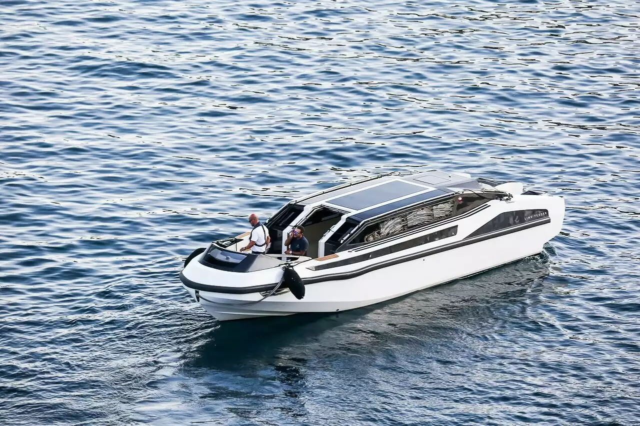 Tender To yacht Chakra (Limo Tender) – 10,8m – Konig