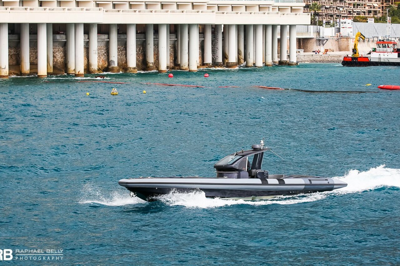 Annexe à yacht Friendship (Pirelli P Zero 1400 Sport) – 13,79m – Tecnorib