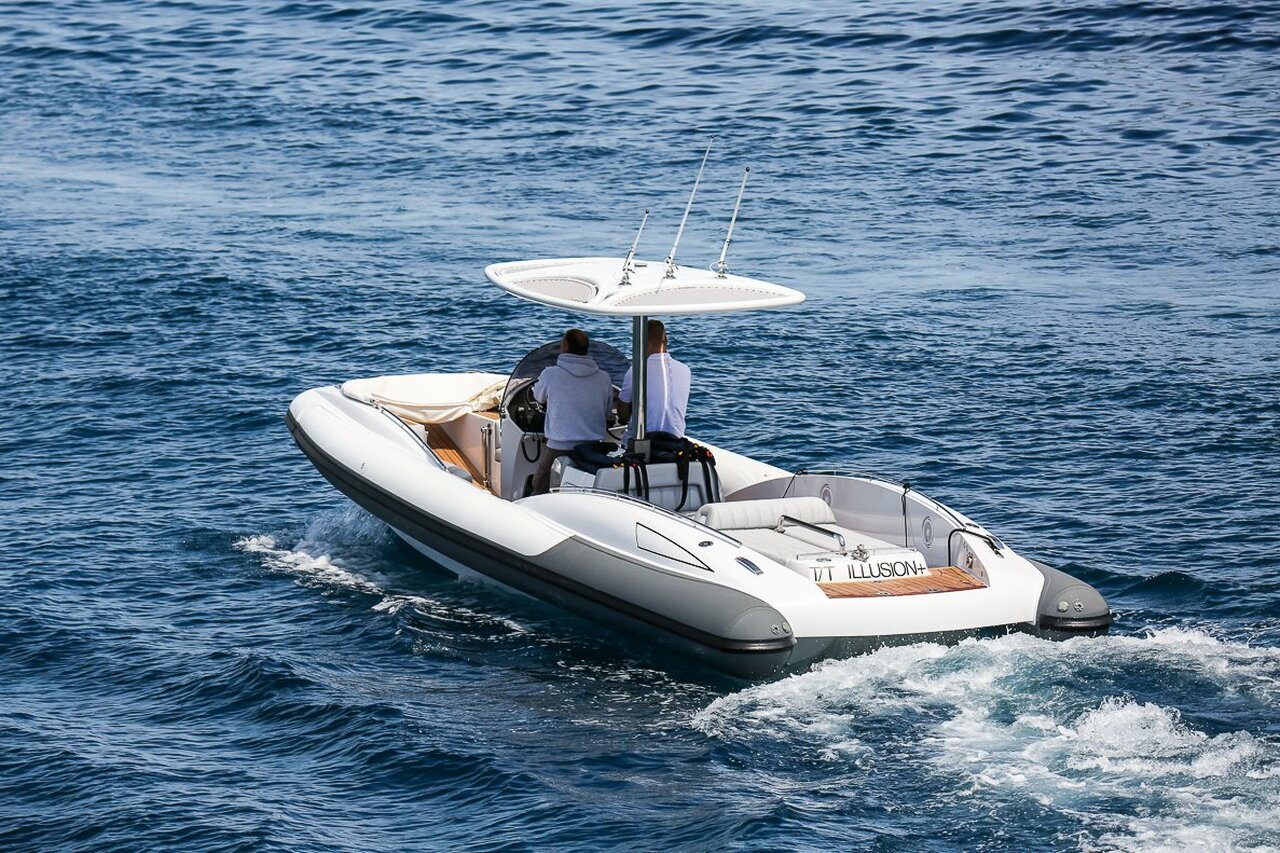Tender To yacht Illusion Plus (SY9 Beachlander) – 8,8m – Pascoe