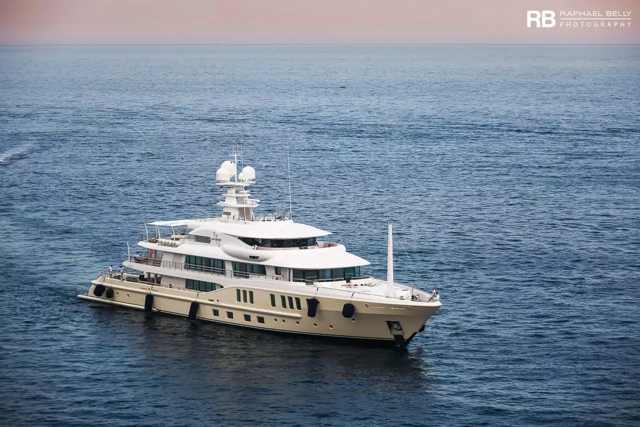 Yacht dell'universo • Amels • 2018 • proprietario miliardario russo