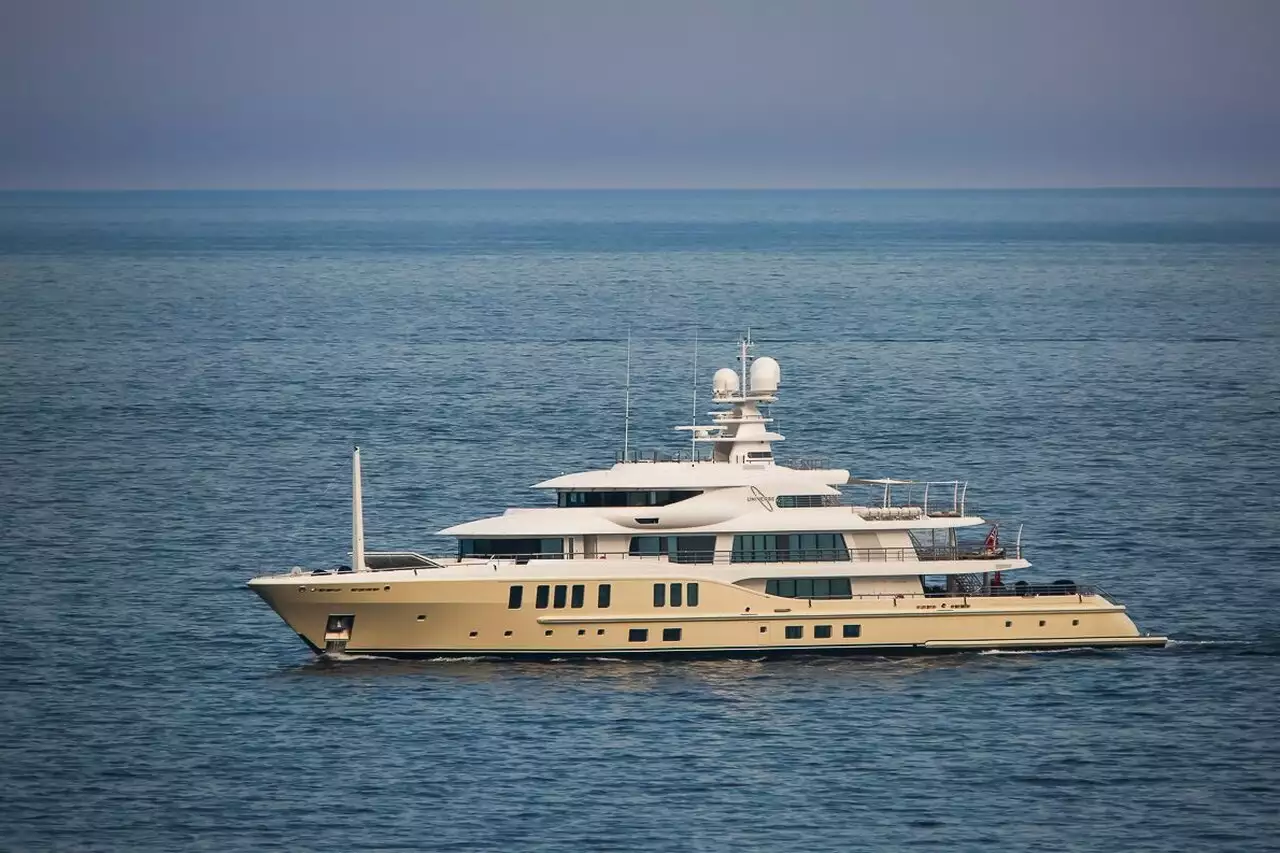 Universe yacht • Amels • 2018 • propriétaire milliardaire russe