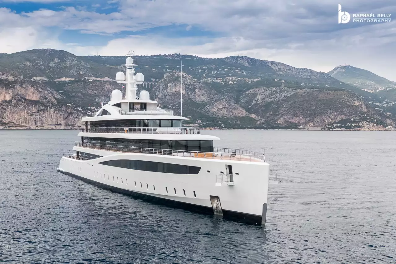 VIVA Yacht • Feadship • 2021 • Eigentümer Frank Fertitta
