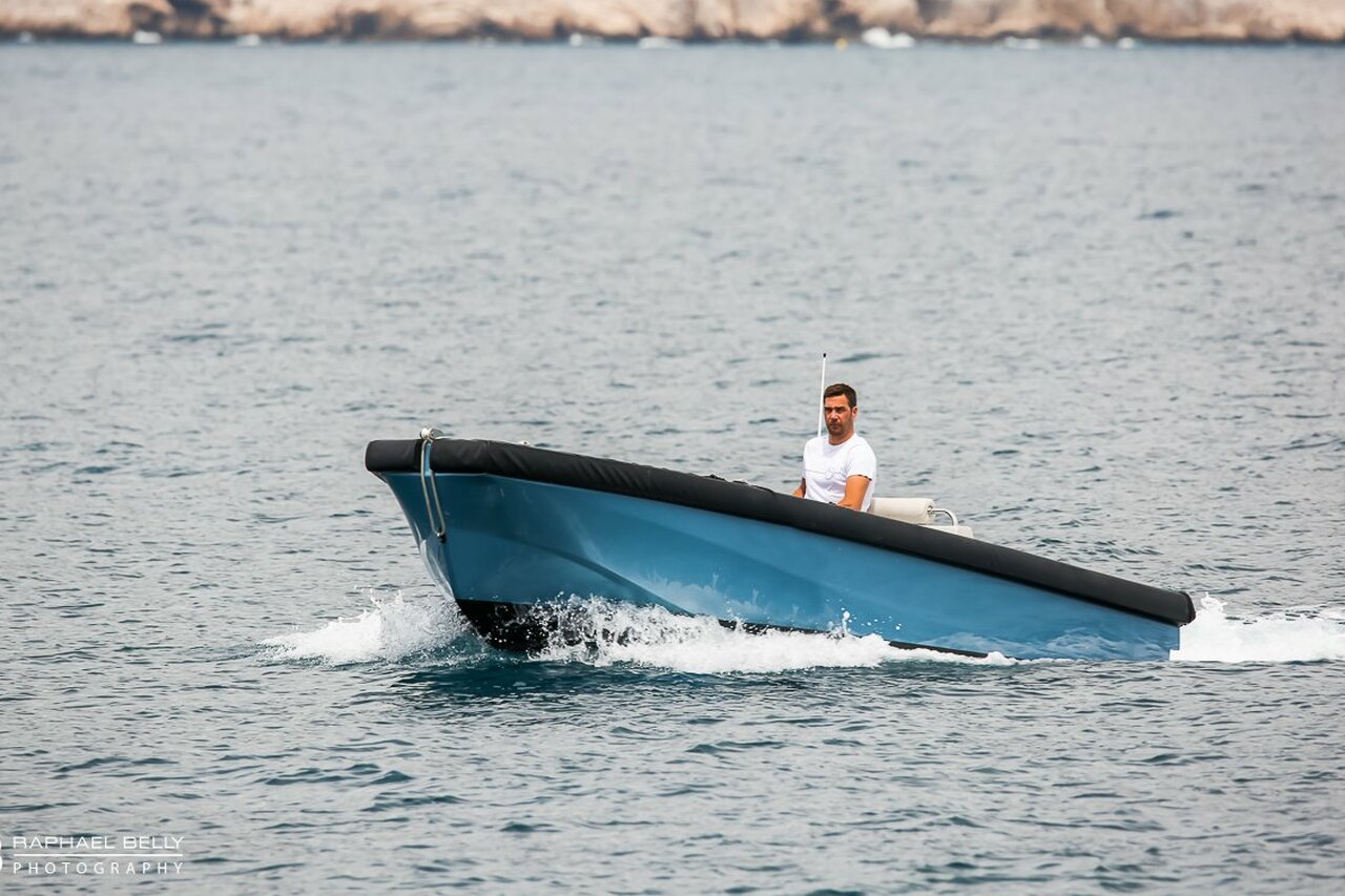 licitación para el yate QUEEN ALLA