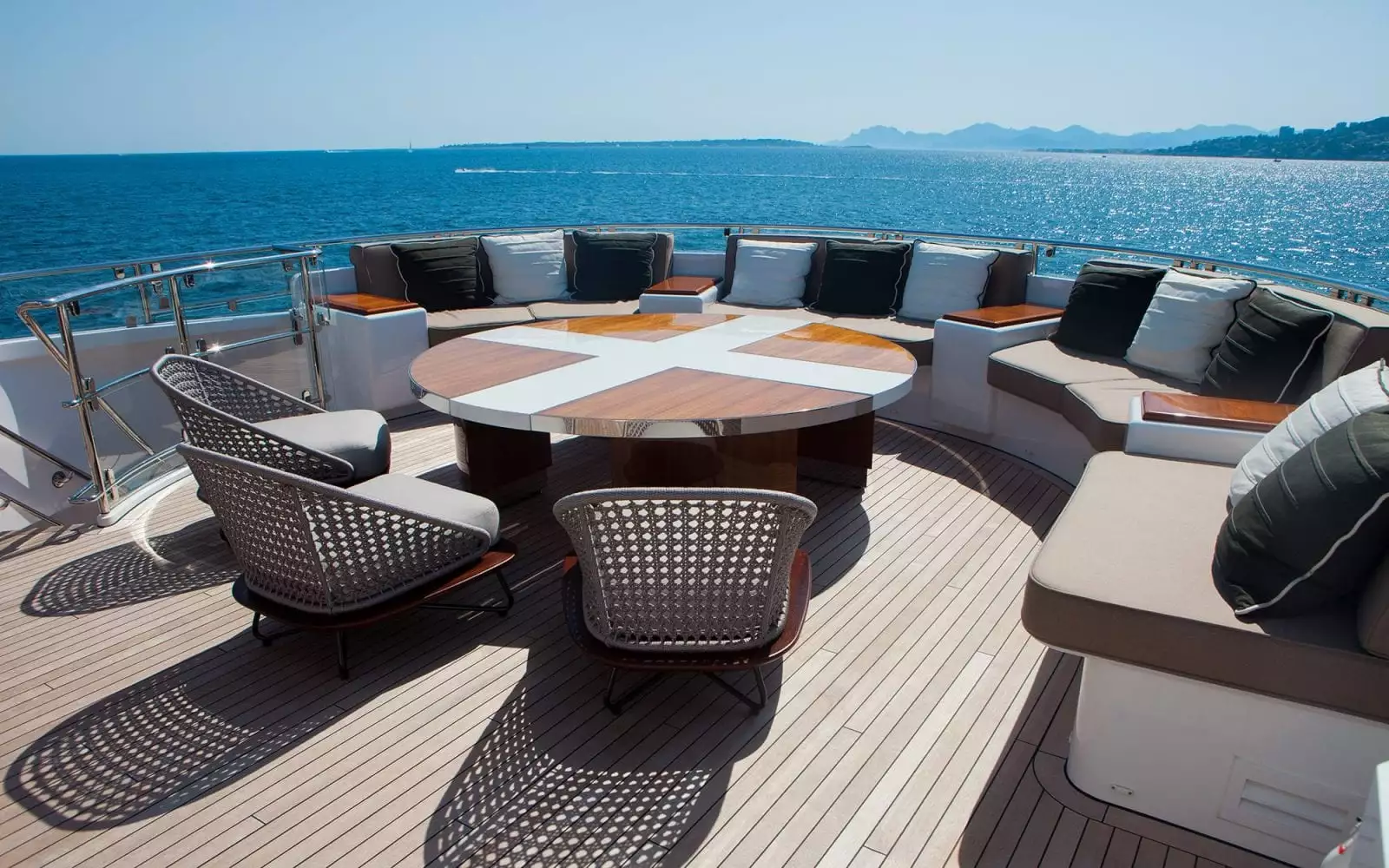 pour yacht ASYA intérieur