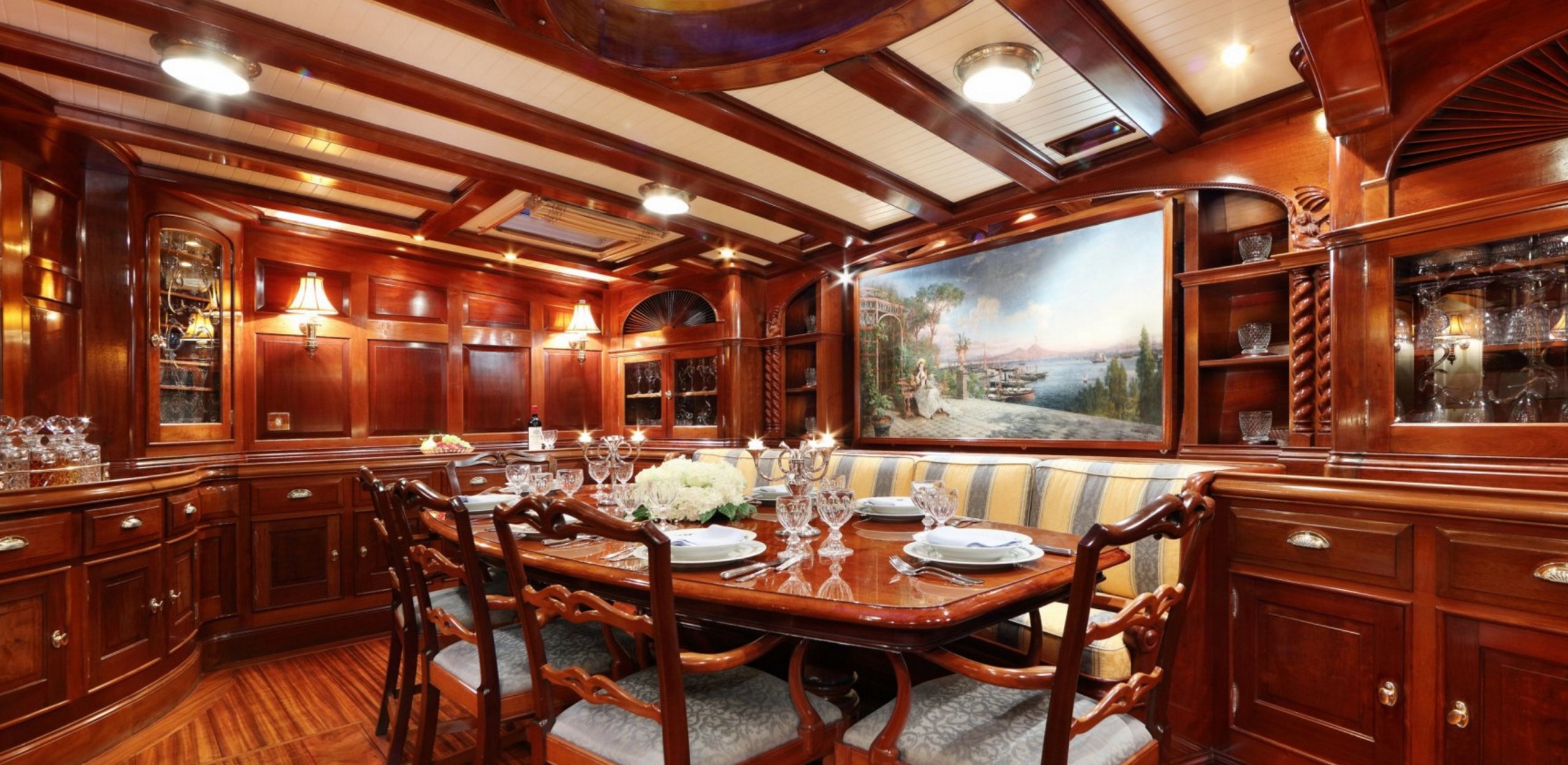 yacht Alejandra interior