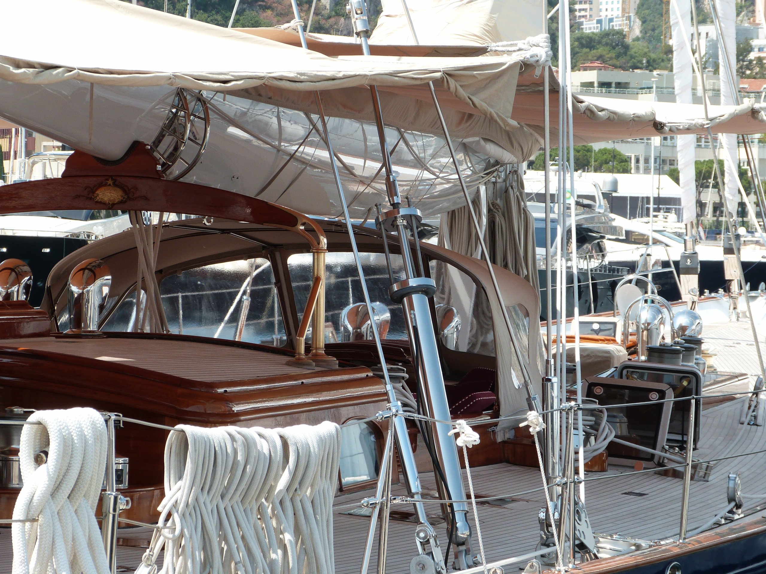 yacht Alejandra interior