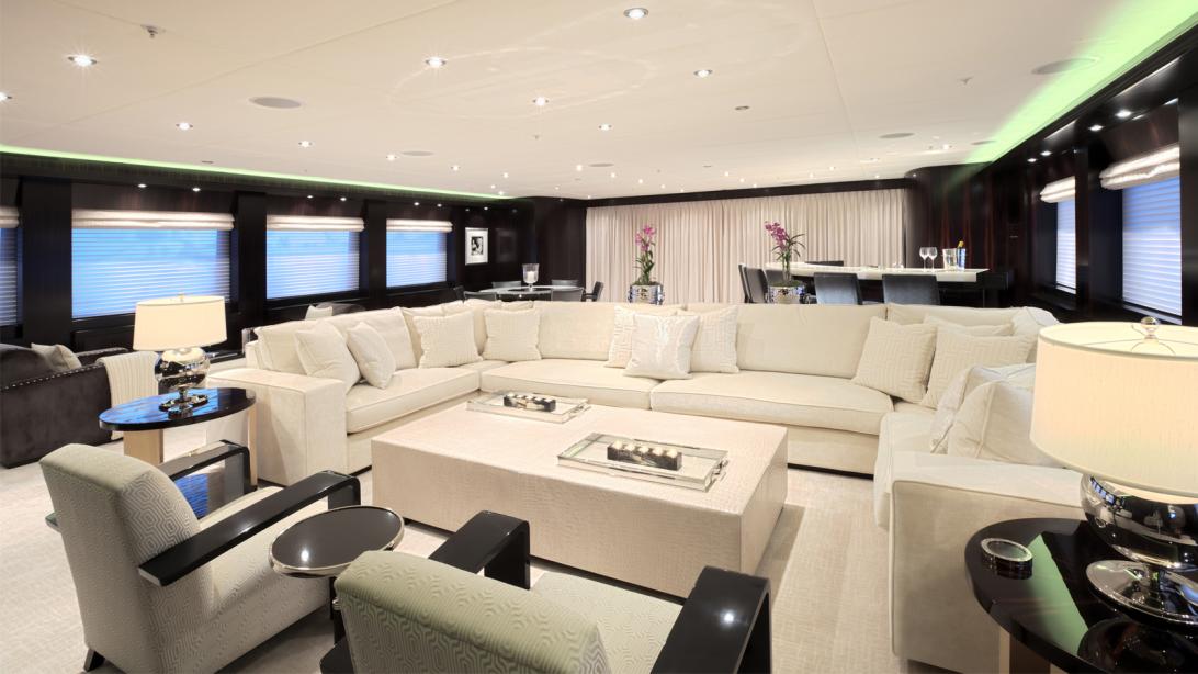 yacht Carpe Diem interior