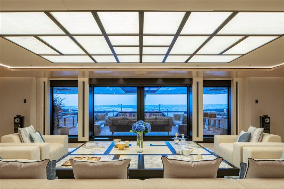 yacht Illusion Plus interior