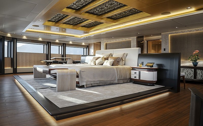 yacht Illusion Plus interior