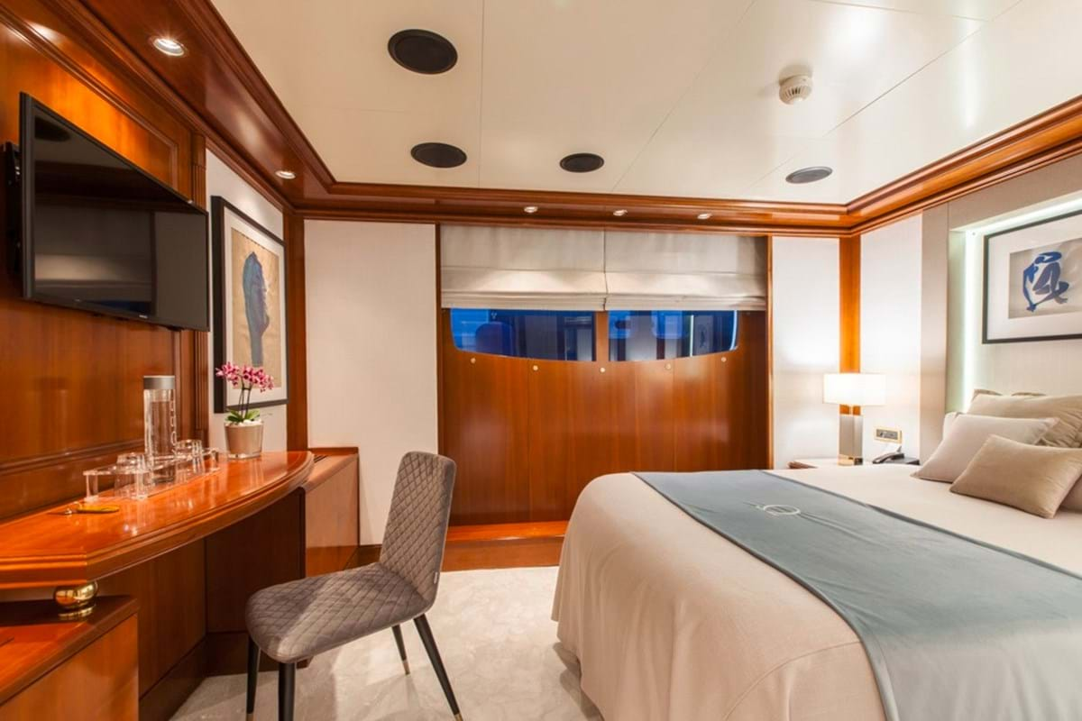 interno dell'yacht EMIR