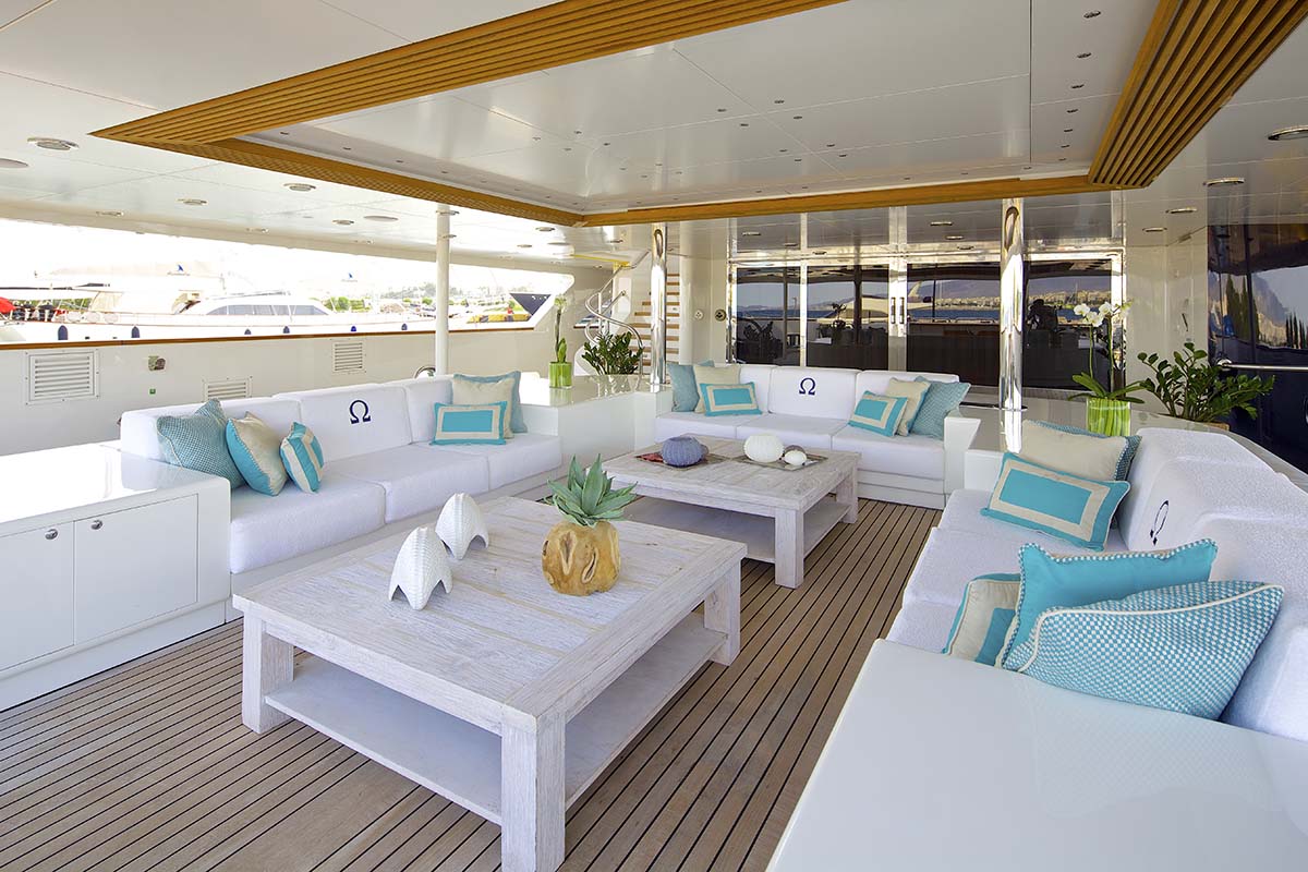 interno dell'yacht EMIR