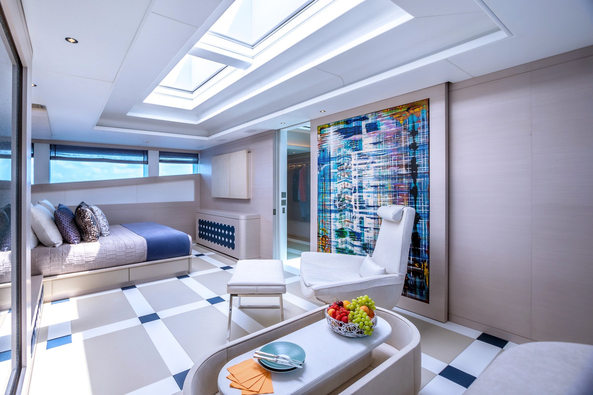 pour yacht QUEEN ALLA intérieur