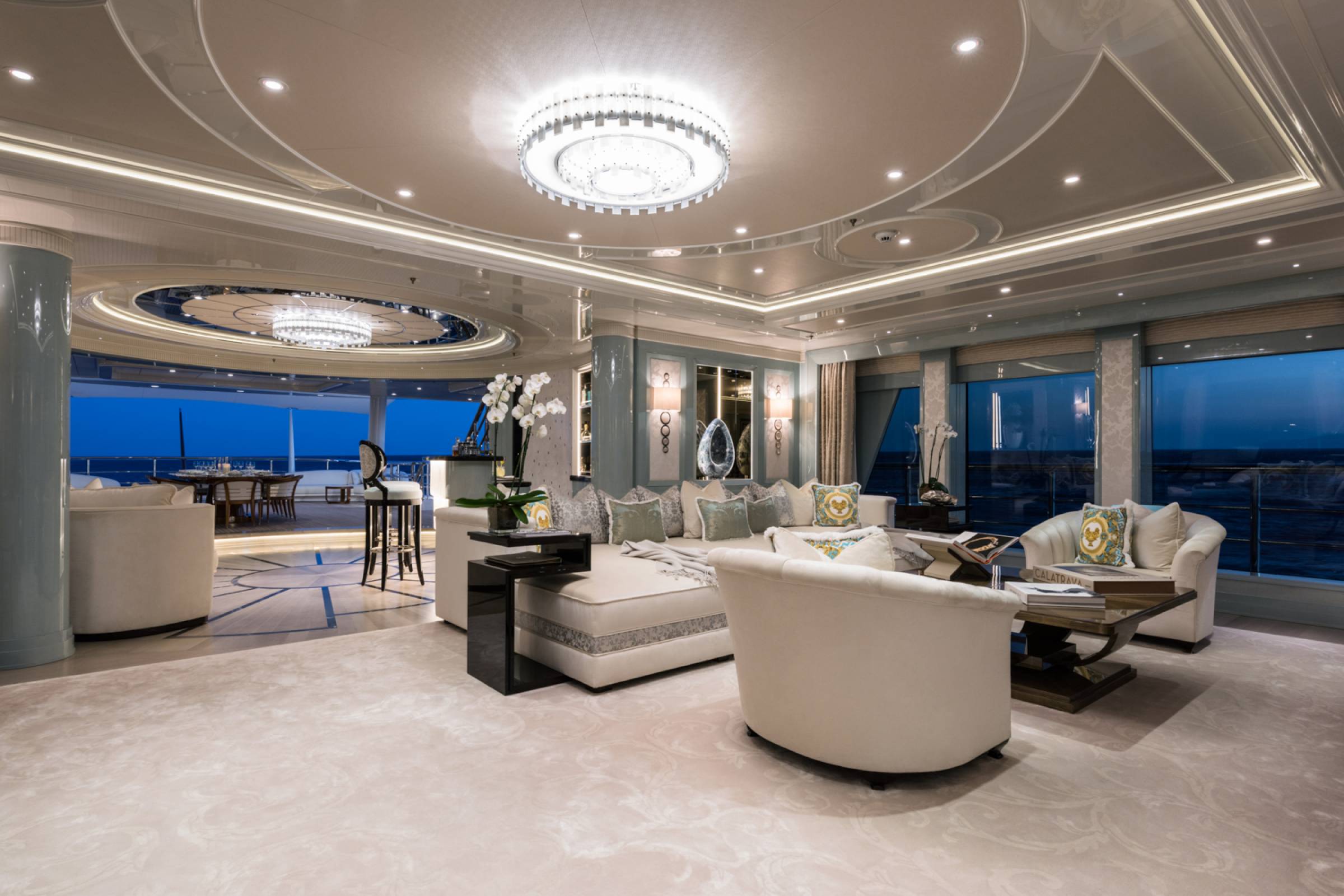 yacht Universe interior 
