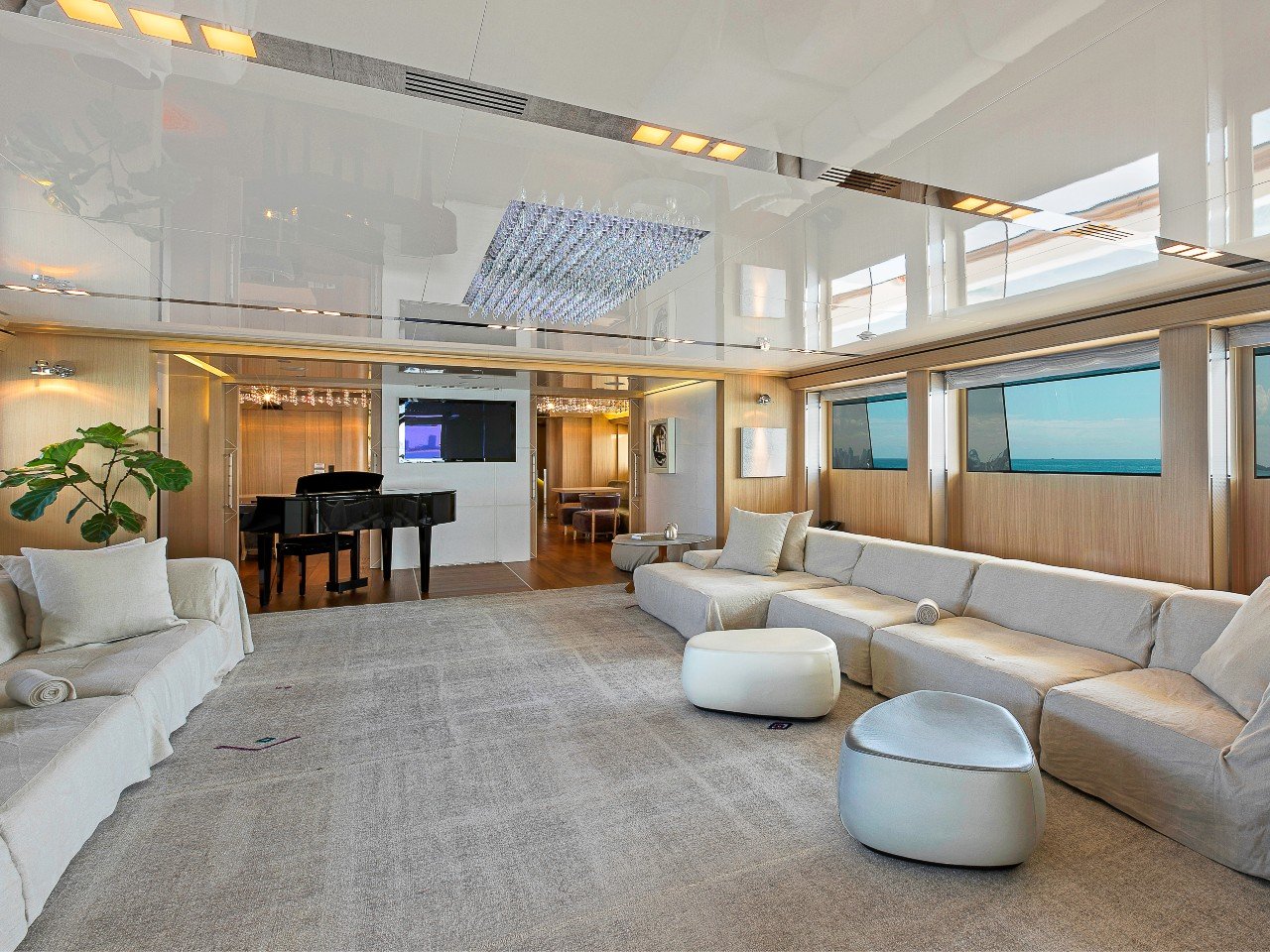 interno dell'yacht Vicky