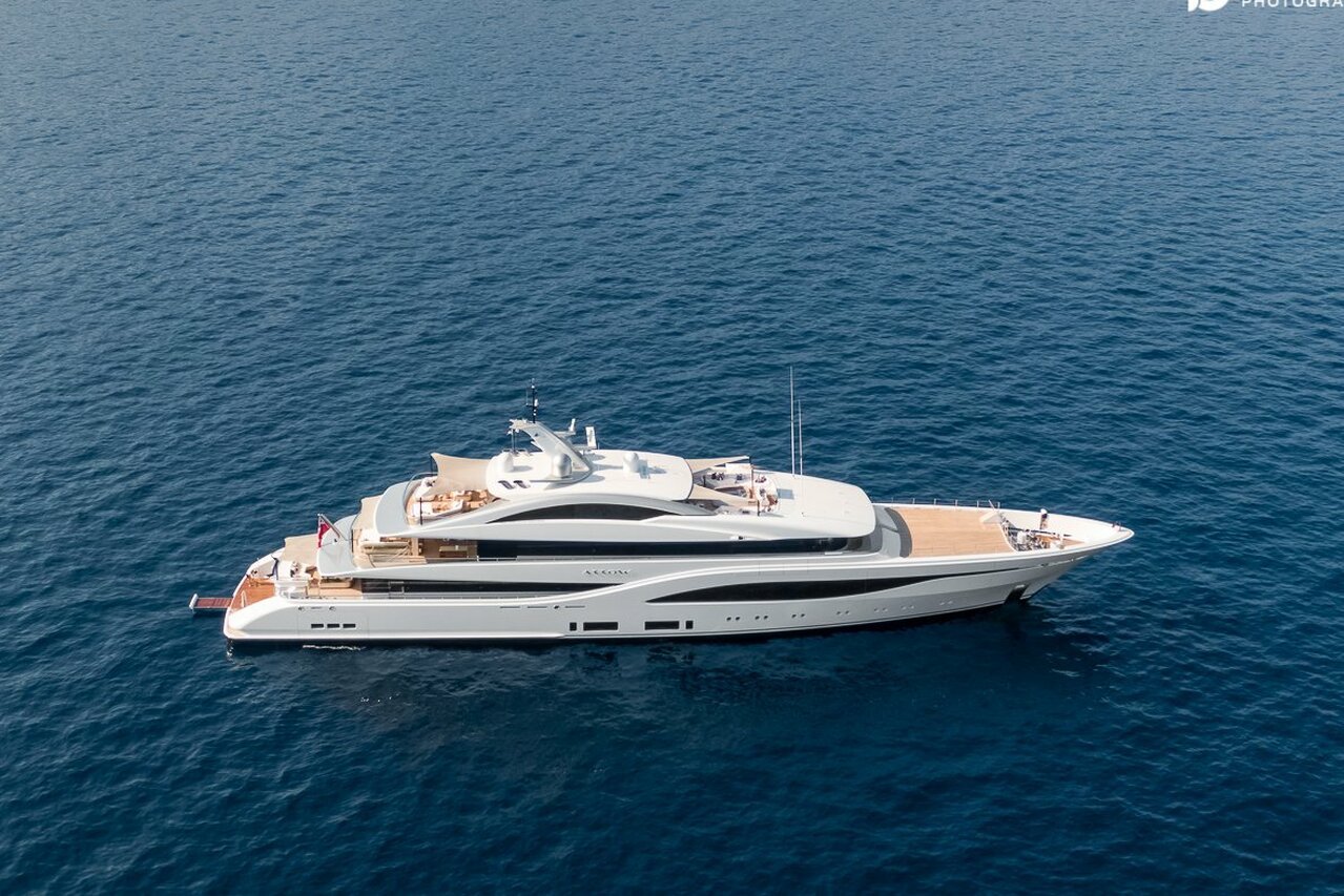 يخت ARROW • Feadship • 2020 • المالك مايكل بلات