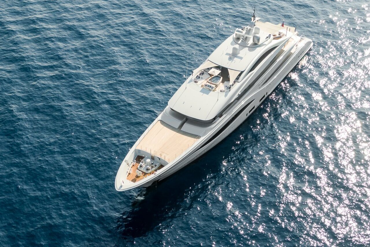 يخت ARROW • Feadship • 2020 • المالك مايكل بلات