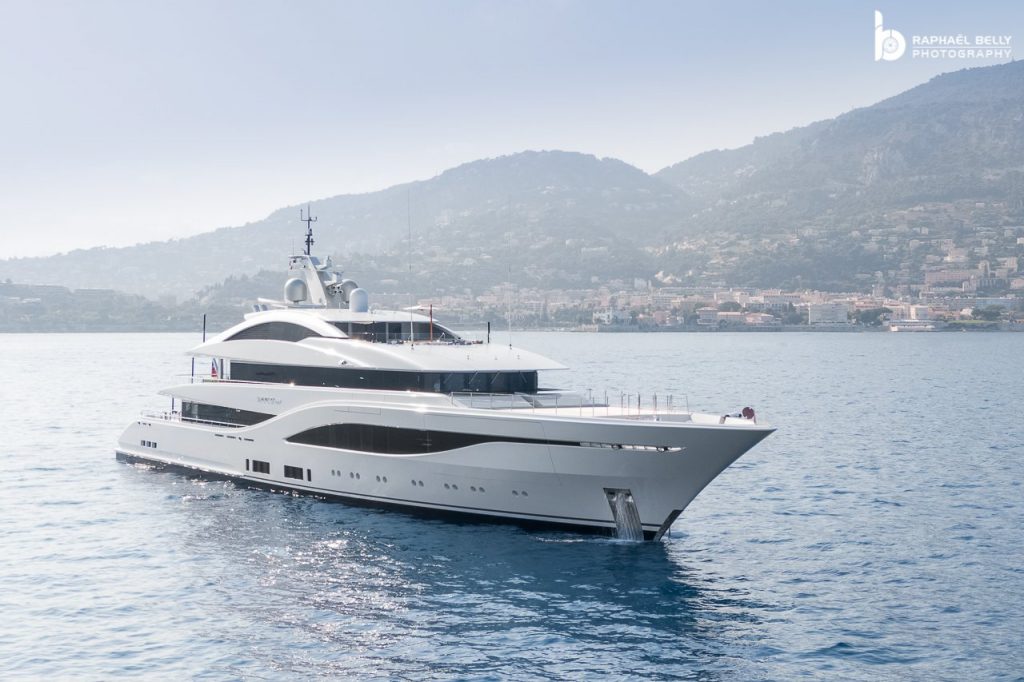 يخت ARROW • Feadship • 2020 • المالك مايكل بلات