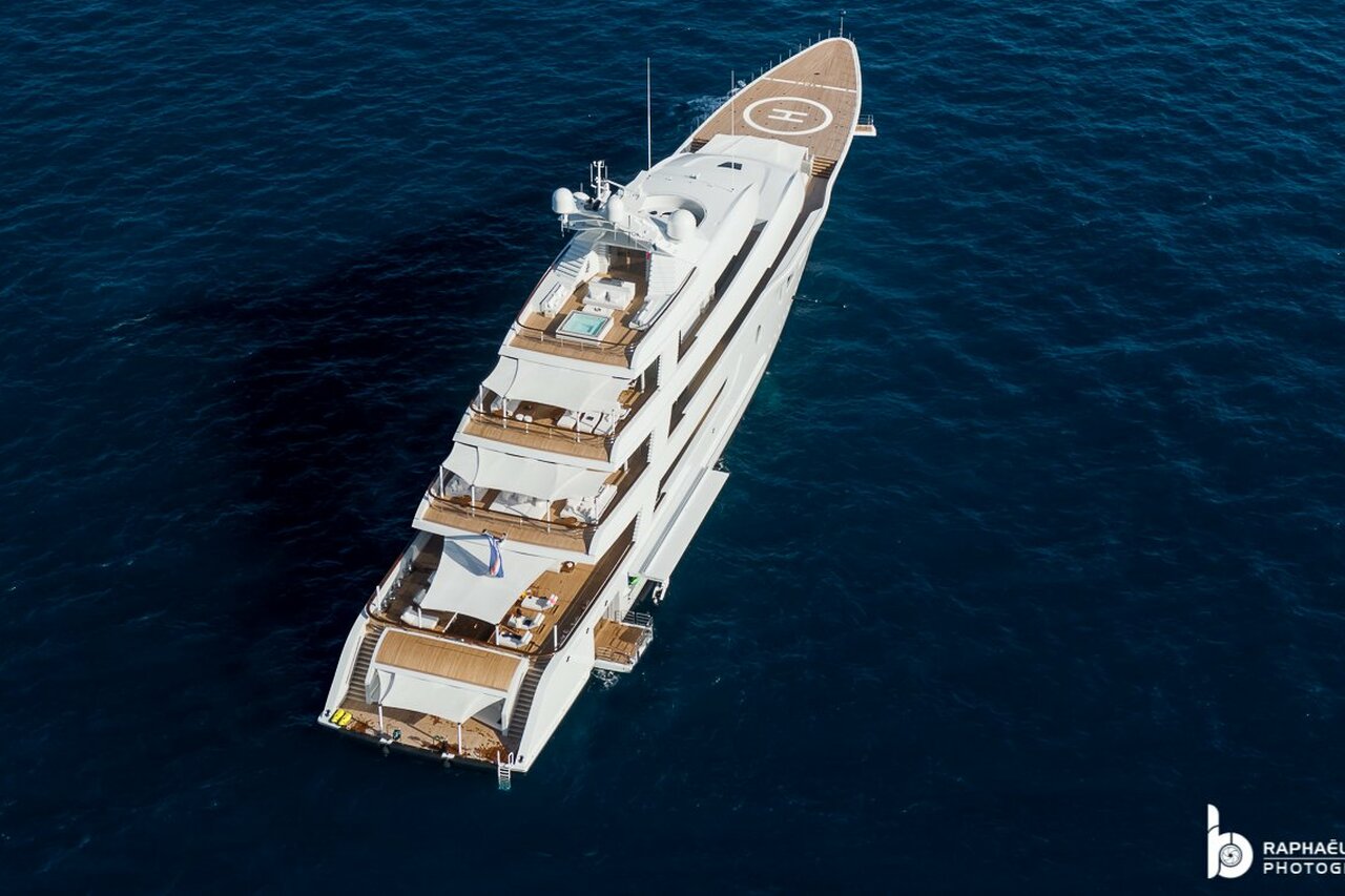 BLISS Yacht • Feadship • 2021 • Proprietario Evan Spiegel