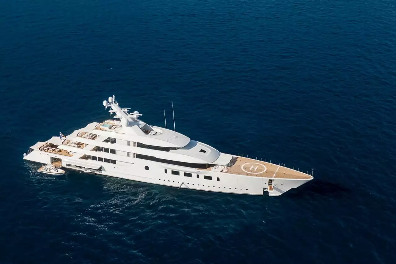 Yate BLISS • Feadship • 2021 • Propietario Evan Spiegel