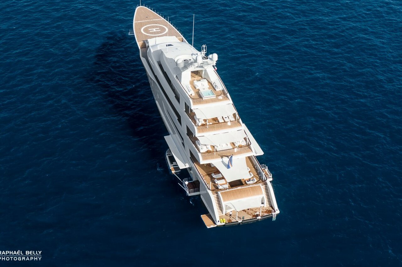 BLISS Yacht • Feadship • 2021 • Sahibi Evan Spiegel