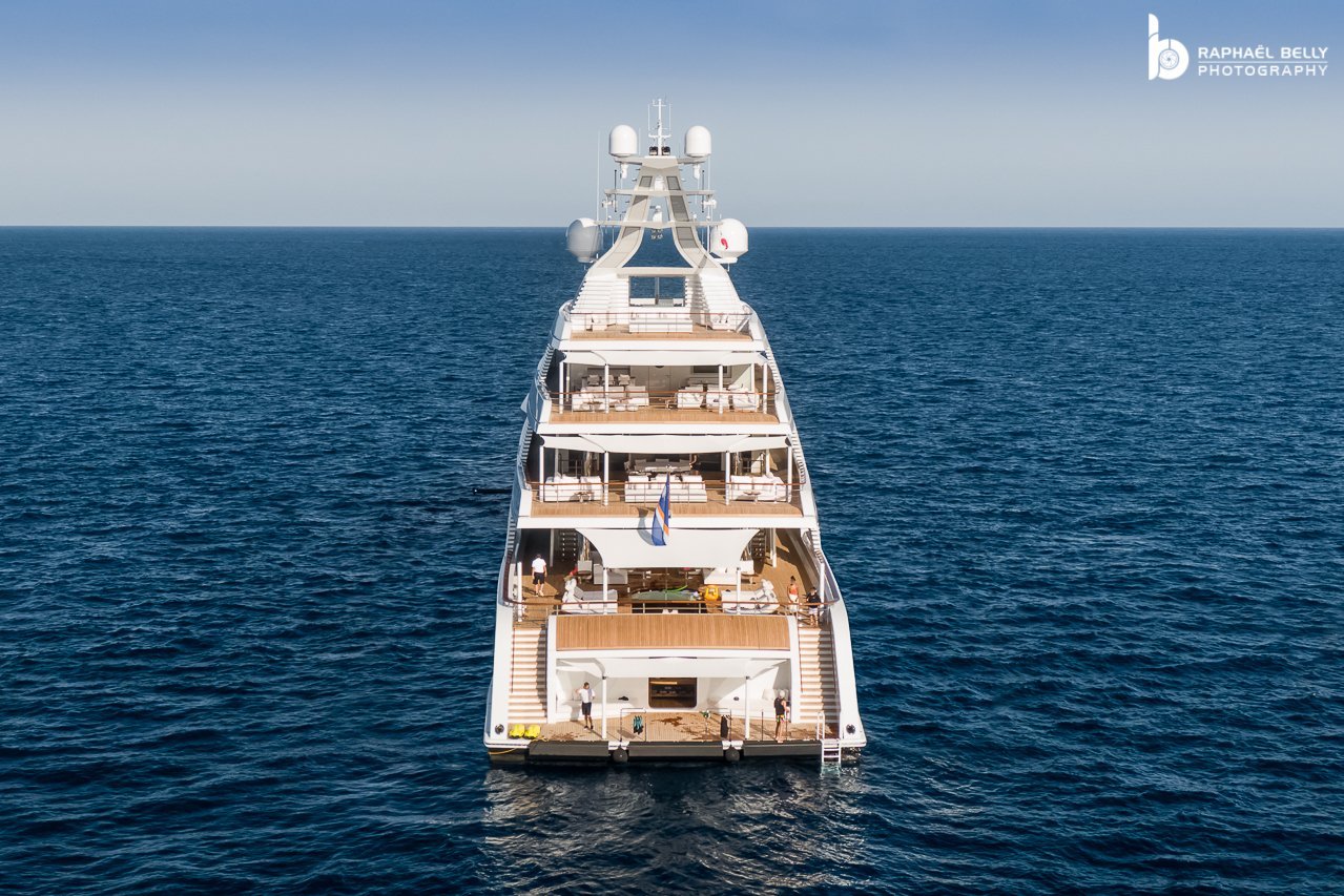 BLISS Yacht • Feadship • 2021 • Proprietario Evan Spiegel