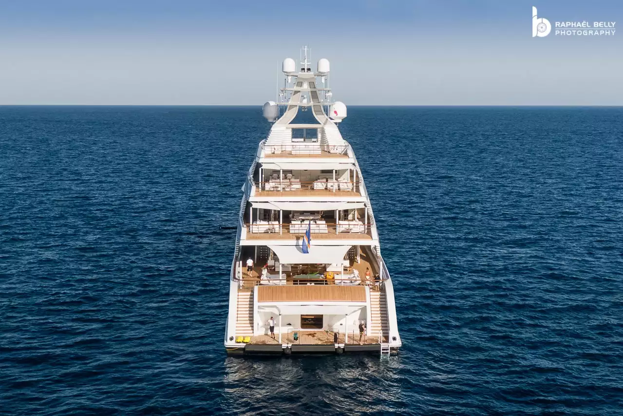 BLISS Yacht • Feadship • 2021 • Propriétaire Evan Spiegel