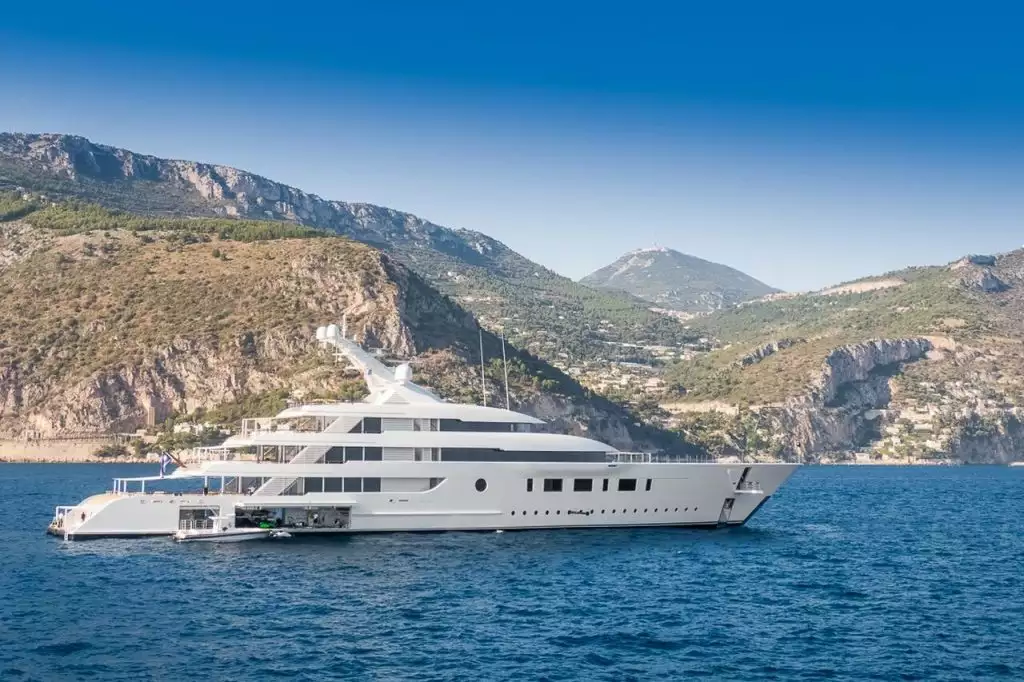 يخت BLISS • Feadship • 2021 • المالك إيفان شبيجل