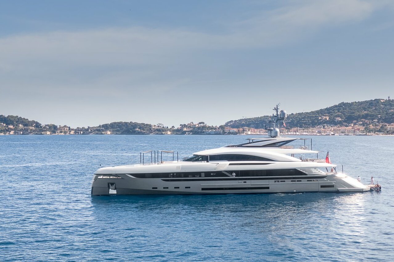 EIV yacht • Rossi Navi • 2020 • owner