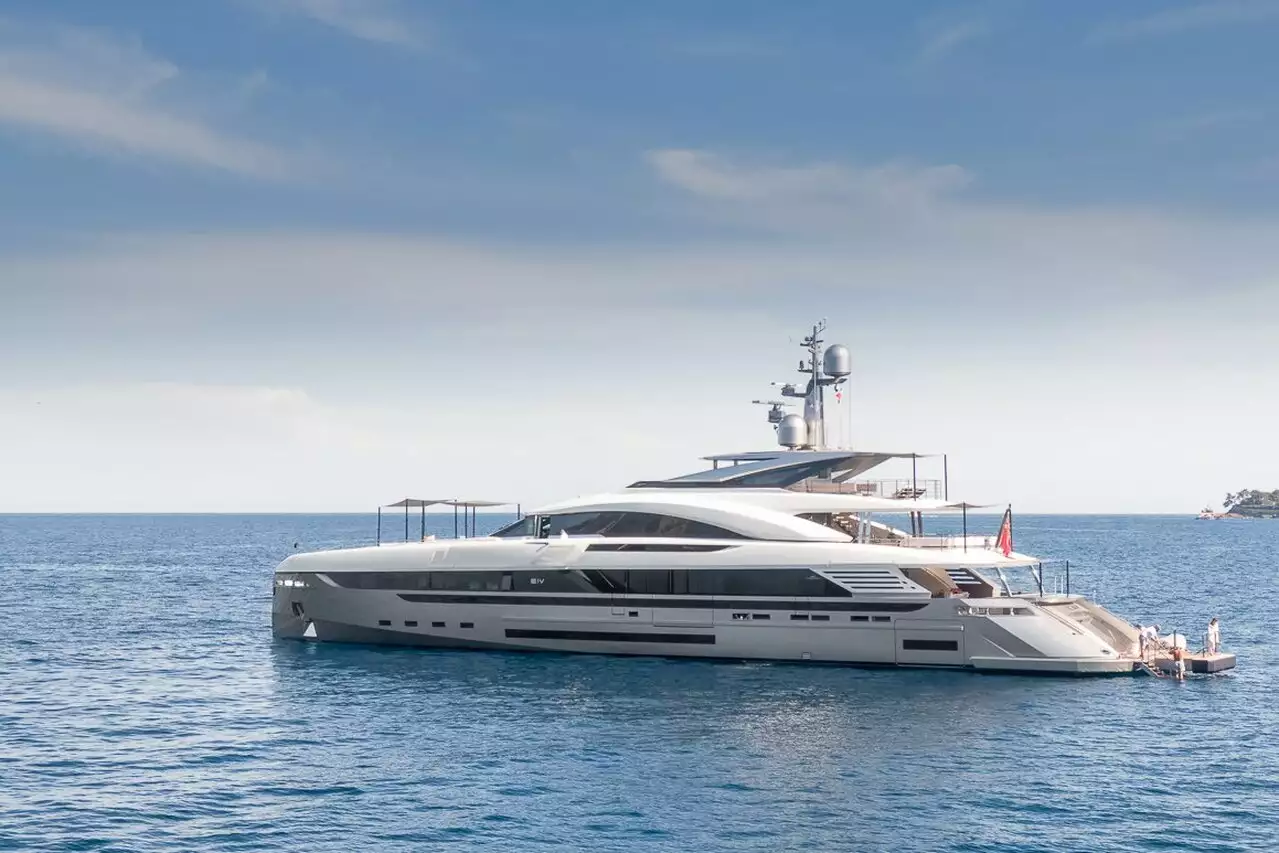 Yacht EIV • Rossi Navi • 2020 • propriétaire