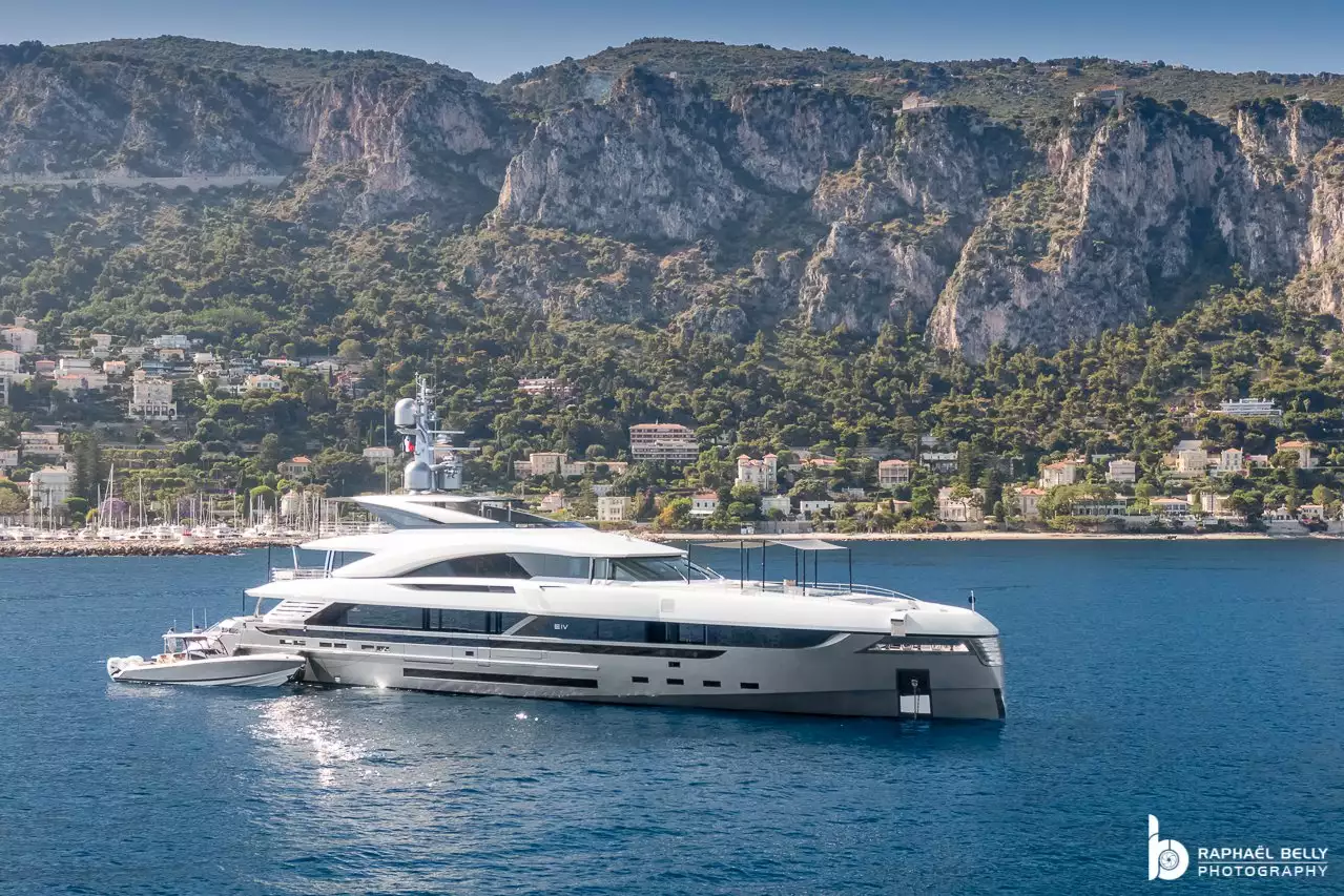 Yacht EIV • Rossi Navi • 2020 • propriétaire