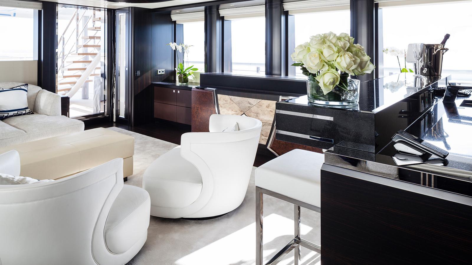 Heesen yacht SAIRU interior