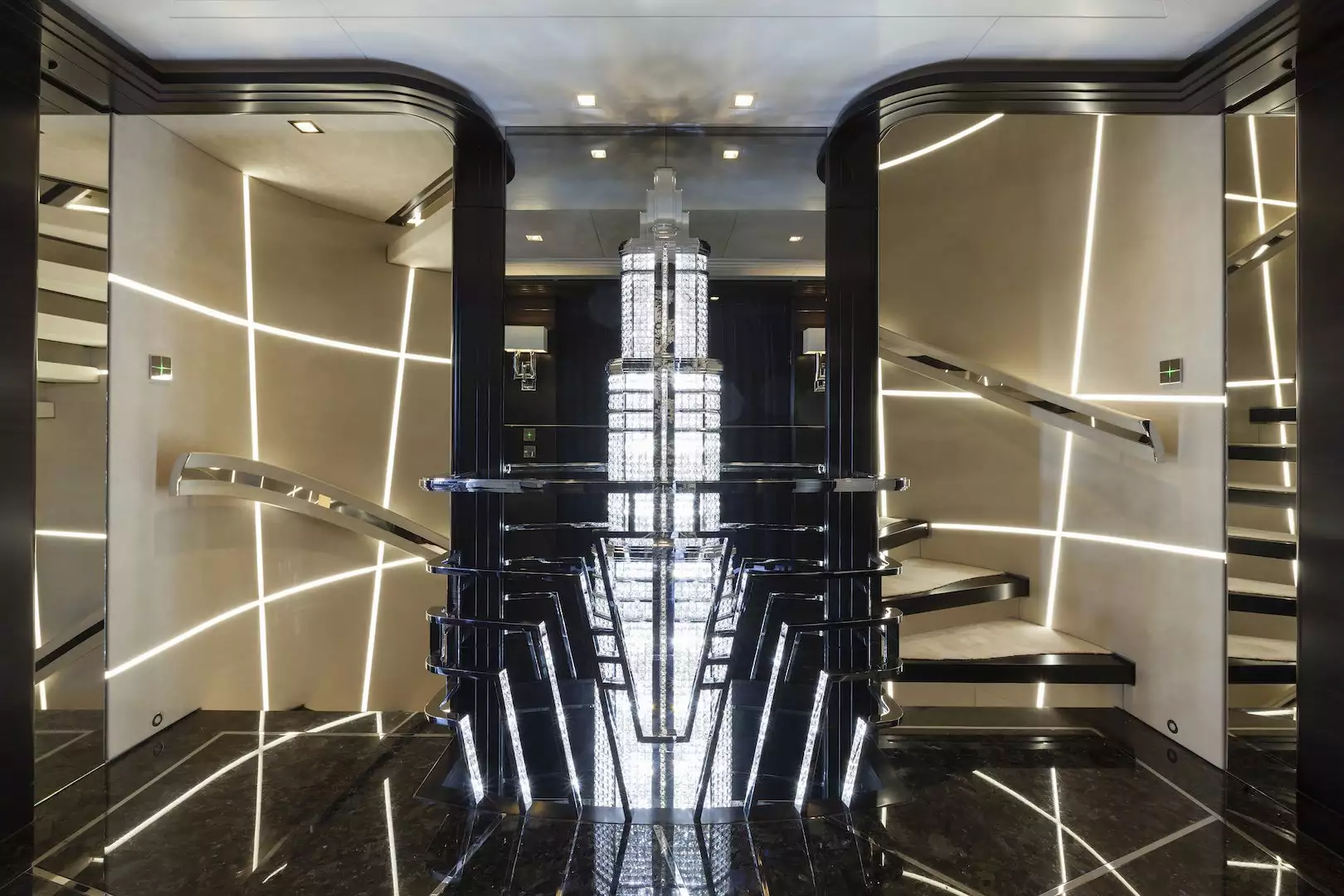 Intérieur du yacht Heesen JULIA (ex Sairu)