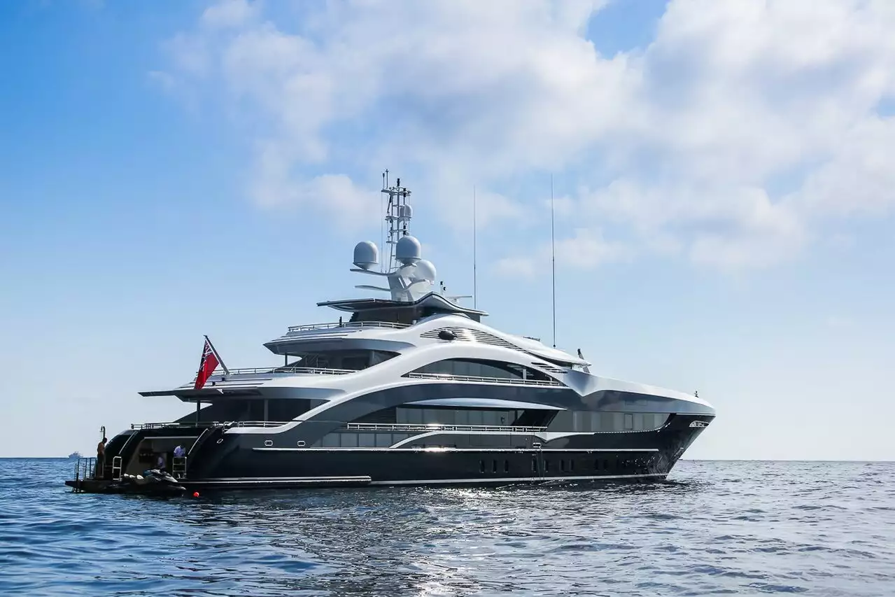 JULIA Yacht (eski SAIRU) • Heesen • 2015 • Sahibi