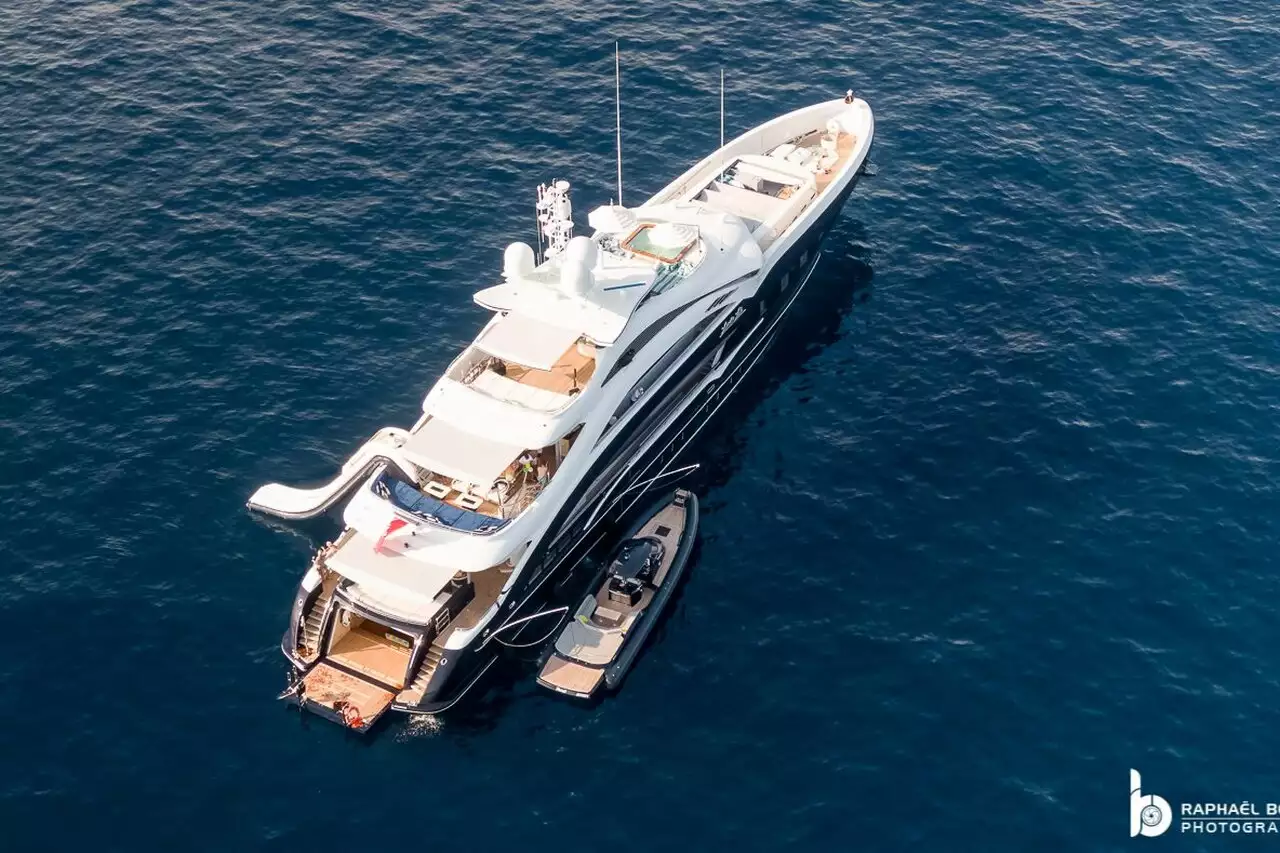 JULIA Yacht (ex SAIRU) • Heesen • 2015 • Eigentümerin